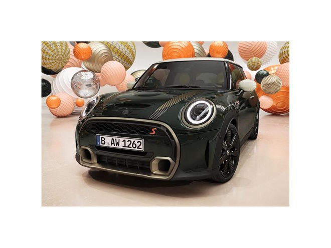 MINIらしさを表現した特別仕様車「MINIレゾリュートエディション