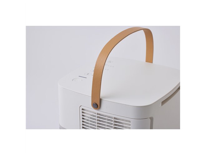 コンパクトながら約3.5m先まで温風が届くセラミックファン