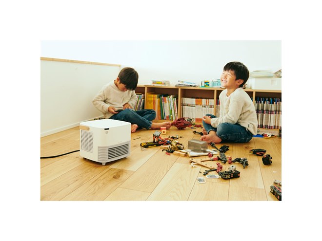 コンビファン　白 コンパクトながら約3.5m先まで温風が届くセラミックファンヒーター