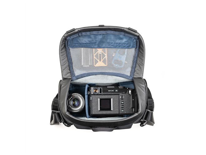 THINKTANKカメラショルダーバッグ thinkTANKphoto、“片手でもスムーズに開閉できる”ショルダーカメラ