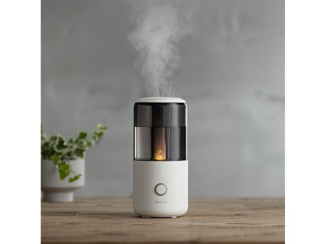 リズム、“キャンドルのようなあかり”を演出するパーソナル加湿器「MIST