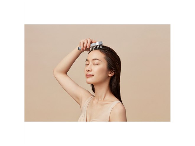 SALONIA、“独自のEMS周波数で全身ケア”する美顔器「EMSリフト