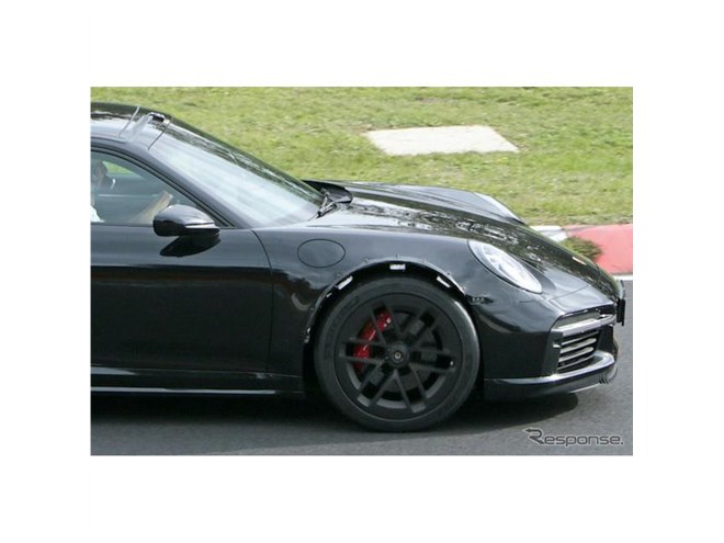 ホイールがあのクルマと同じ？ 謎のポルシェ『911ターボ』の正体は