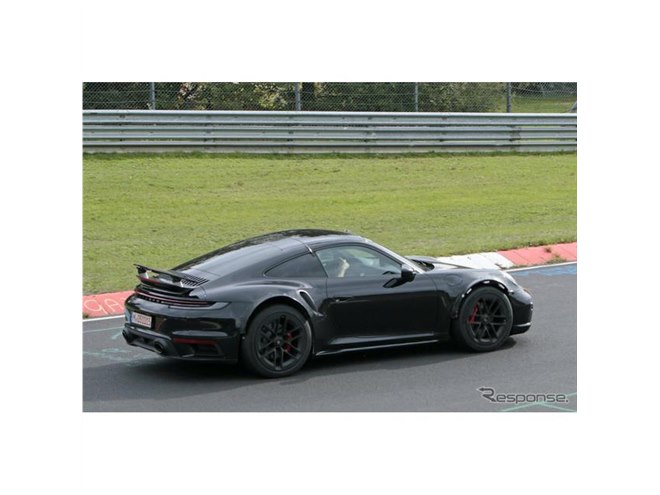 ホイールがあのクルマと同じ？ 謎のポルシェ『911ターボ』の正体