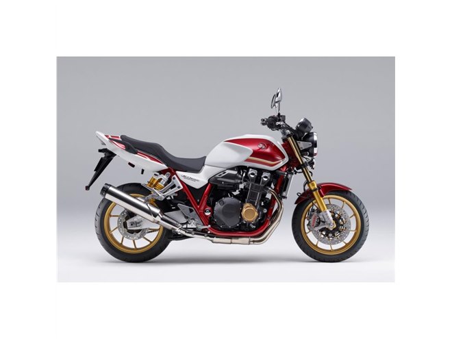 ホンダの「CB1300」シリーズに誕生30周年を祝う特別仕様車「30th