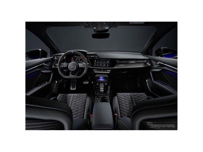 アウディ RS3 最強、407馬力の「パフォーマンスエディション」が登場