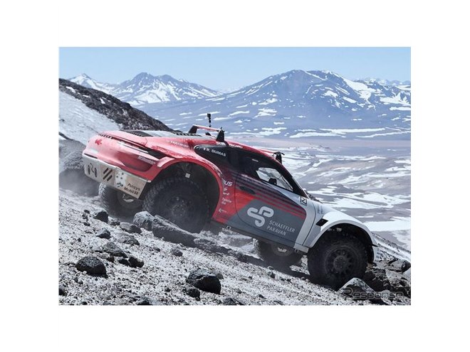 ポルシェ 911 をオフローダーに改造、世界で最も高い火山を踏破 - 価格.com