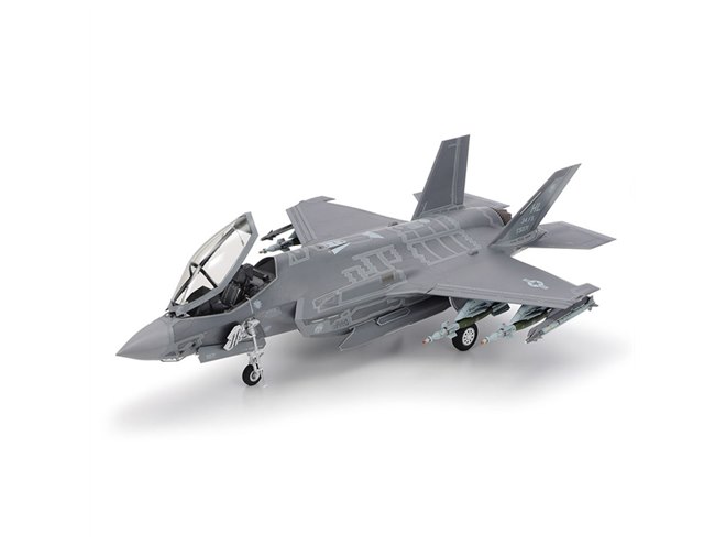 米空軍や航空自衛隊など9か国のマーキングを収録、「F-35A
