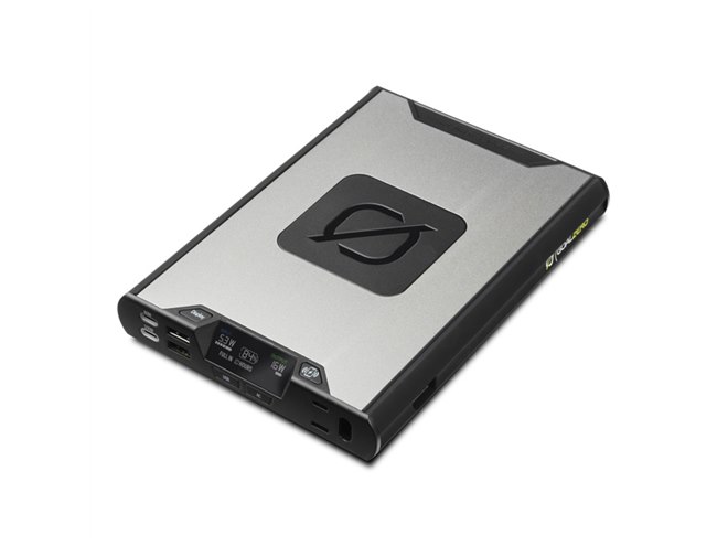 Goal Zero、厚さ2.5cm/重量0.9kgの薄型ボディを実現した25600mAh