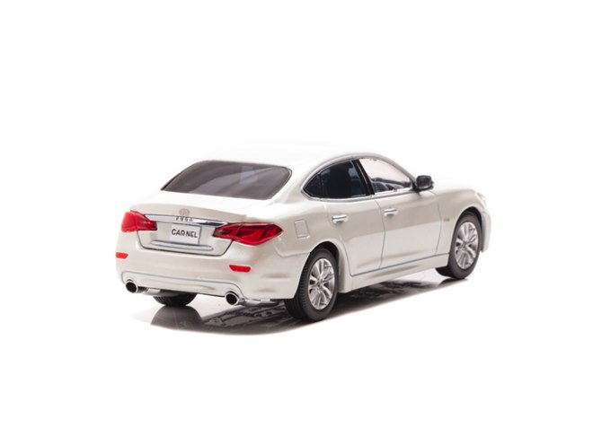 ヒコセブン、「1/43 日産 フーガ ハイブリッド（Y51）」2色を各300台