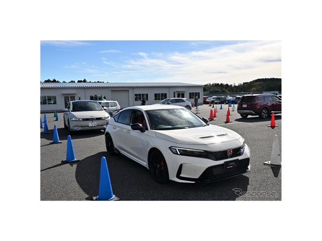 ‼今月末まで‼️【希少】シビック ストリーム フロント触媒 メーカー不明 今月末まで‼️【希少】シビック ストリーム フロント触媒