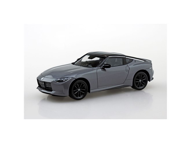 AOSHIMA、ニッサンの新型フェアレディZに新色「シルバー/ホワイト