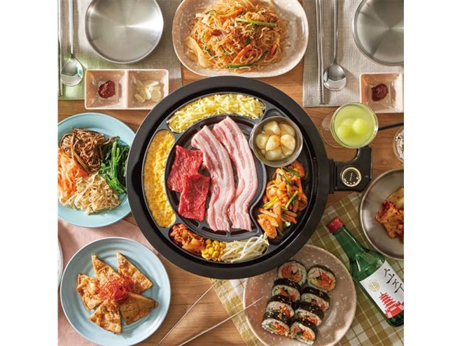 丸型プレートとサイドの彫り込みで韓国風の焼き肉を楽しめる「グリル