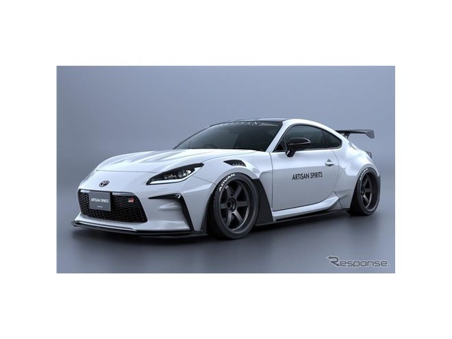 アーティシャンスピリッツの新作エアロを装着、ワイドボディのトヨタ