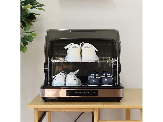 蒸れた靴をリフレッシュ、靴箱タイプの乾燥機「ムレ取れ荘」サンコー