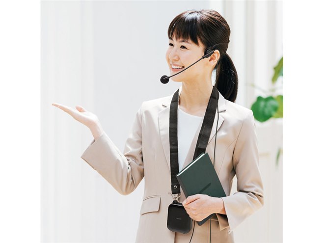 マイク付きヘッドセットが付属、フリーハンドで使えるポータブル拡声器