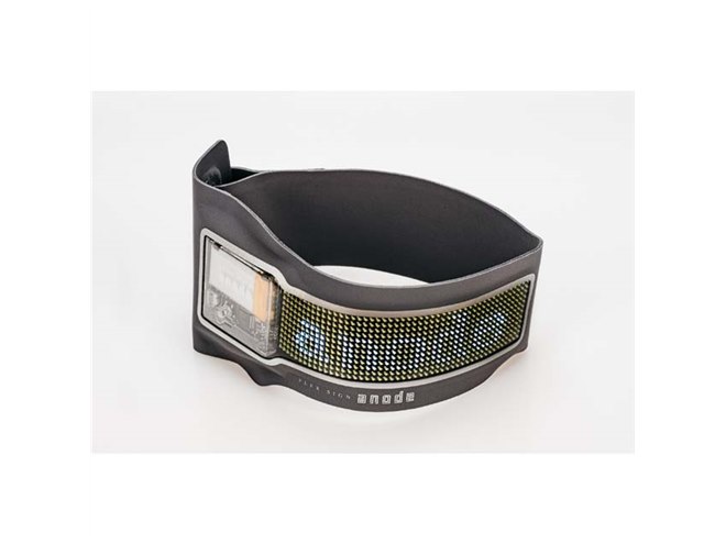 電子技販、充電しながら使用できる「ウェアラブルLEDディスプレイ