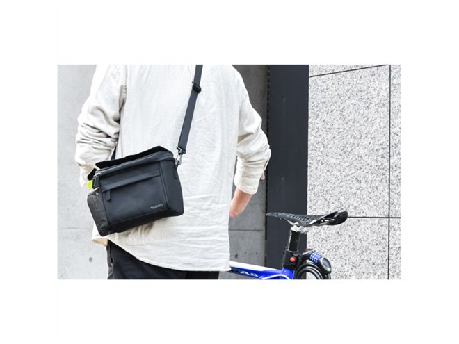 カンタン1秒脱着「スマホが見やすい自転車用2wayフロントバッグ