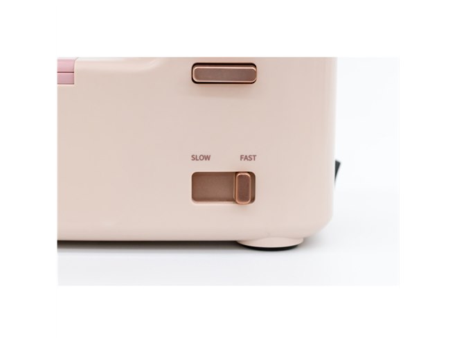 乾電池対応、コンパクトで電子機能搭載の「大人のための、気分がアガる