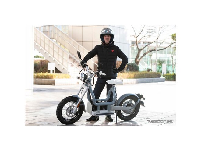 何にも似てない”北欧生まれの電動バイクが日本上陸、課題は「タイヤと