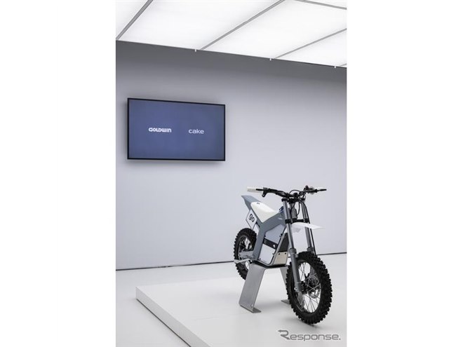 何にも似てない”北欧生まれの電動バイクが日本上陸、課題は「タイヤと