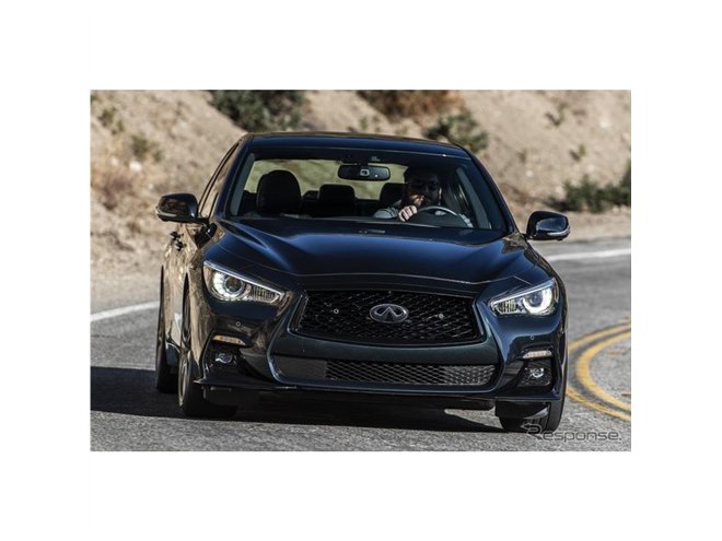 日産 スカイライン のインフィニティ版、車体が3色に変化…最強405馬力