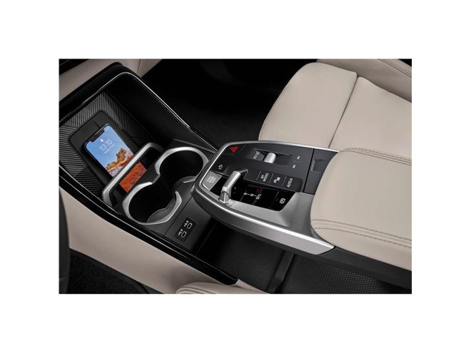 �V�^�uBMW X1�v���㗤�@�t���d�����f���uBMW iX1�v�����C���i�b�v