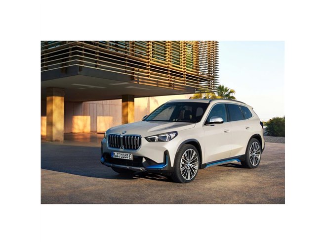 �V�^�uBMW X1�v���㗤�@�t���d�����f���uBMW iX1�v�����C���i�b�v