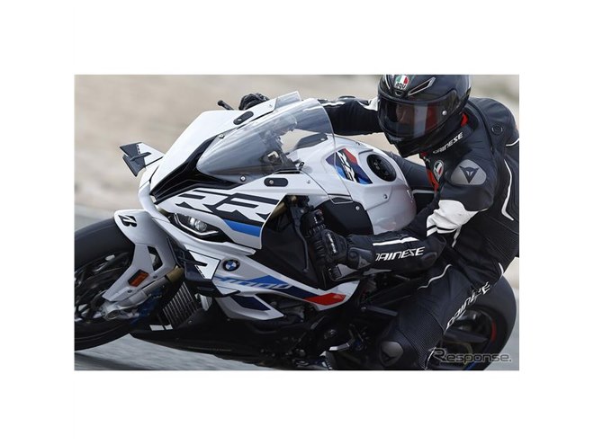BMW S1000RR 試乗】210psものハイパワーをつい“扱える”気になれて