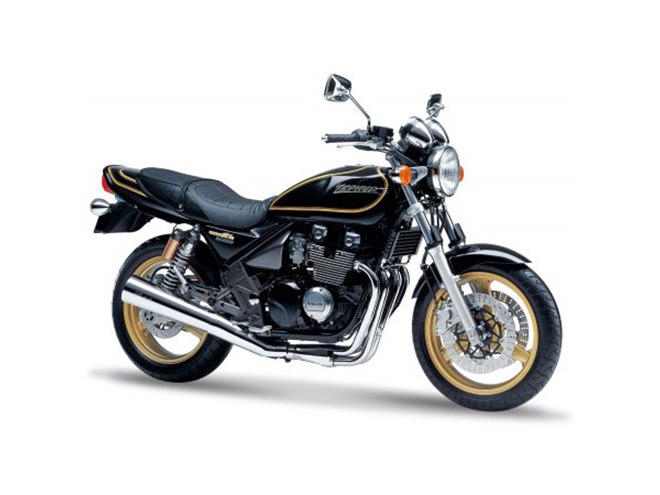 AOSHIMA、2002年モデルのカワサキ「ZEPHYRχ」を再現した1/12模型