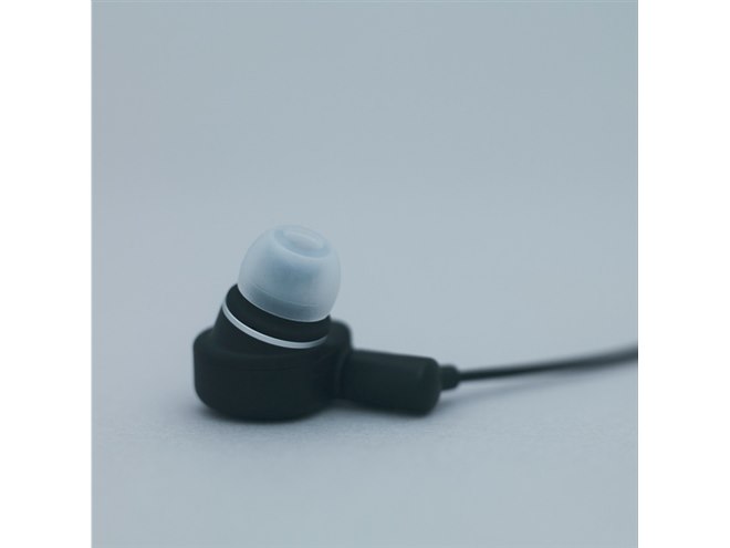 Artio、特許技術a.i.mを採用した有線イヤホン「CU2」 - 価格.com