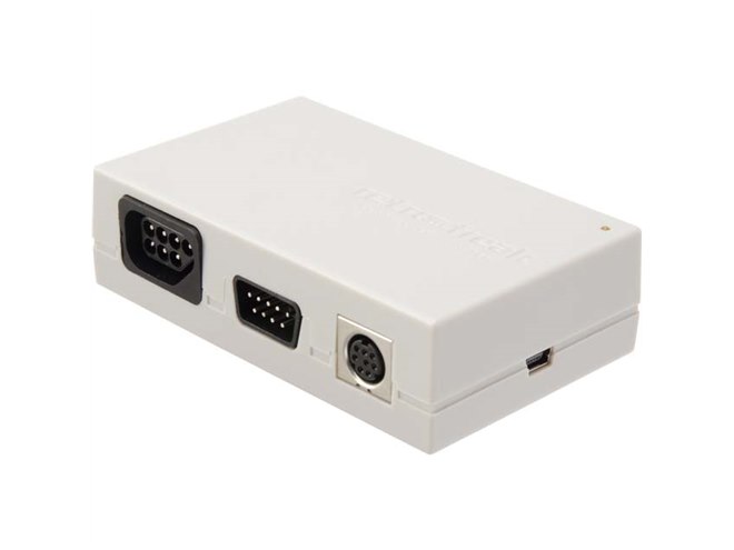 11機種のレトロゲームをプレイできる「レトロフリーク」に限定色