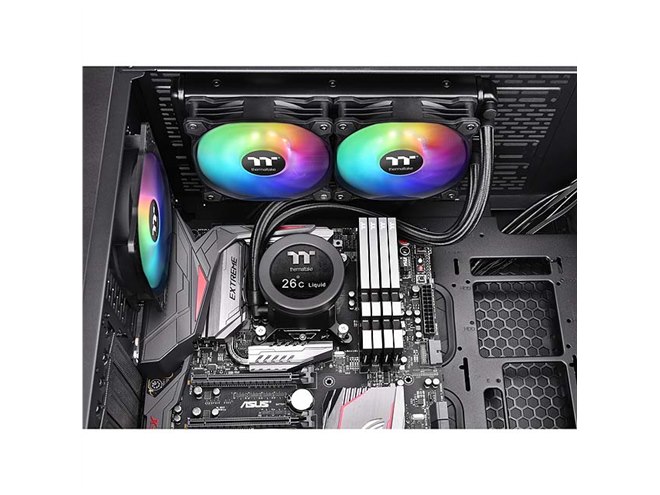 Thermaltake、ポンプヘッドに2.1型液晶を搭載した水冷CPUクーラー「Floe Ultra RGB」 - 価格.com