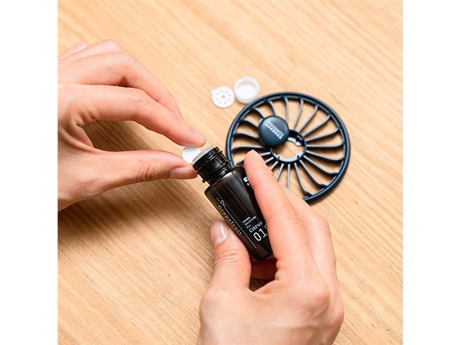PRISMATE、手持ち/卓上/アロマの3WAYで使えるポータブル扇風機「PR