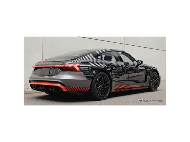 気分はアウディの開発ドライバー、プロトタイプカモフラージュ仕様の