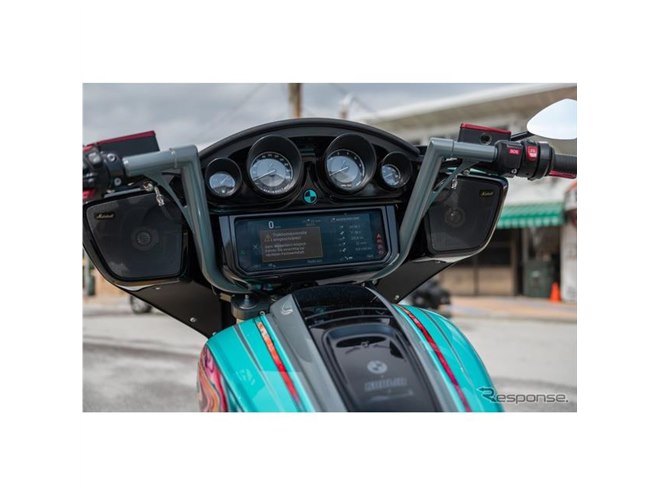 BMW オートバイ パブミラー 横置きフォアK1300シリーズの全貌 「K1300S」インプレッション編