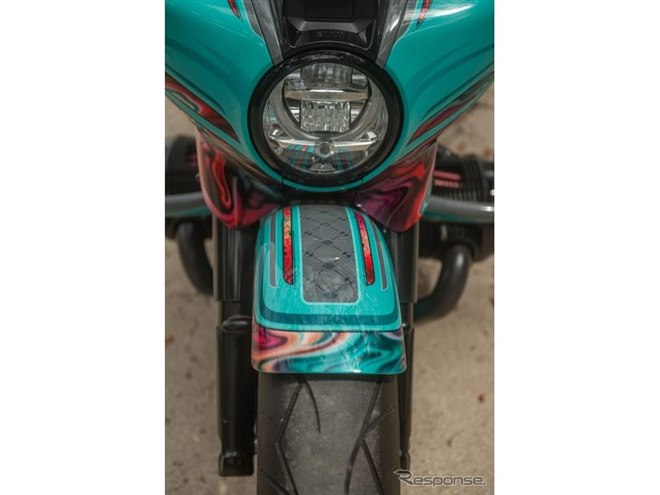 地を這うようなBMWのバイク、ローライダーに変身…『R18』を