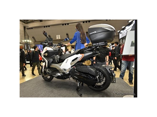 プジョーのバイクが大変身!? 四輪SUV要素を取り入れたオフロード