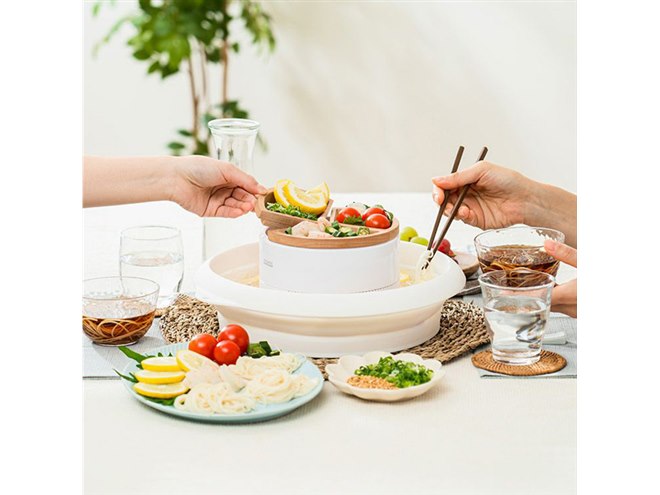 PRISMATE、折りたためるシリコンボウル付きの流しそうめん器を本日4/11