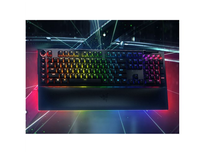 Razer、コマンドダイヤルを搭載したキーボード「BlackWidow V4 Pro