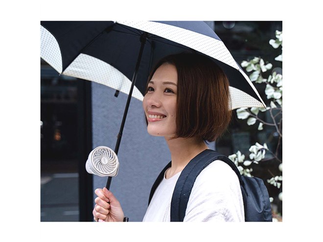 日傘やリュックの肩紐にも挟める、4WAYタイプのハンズフリー