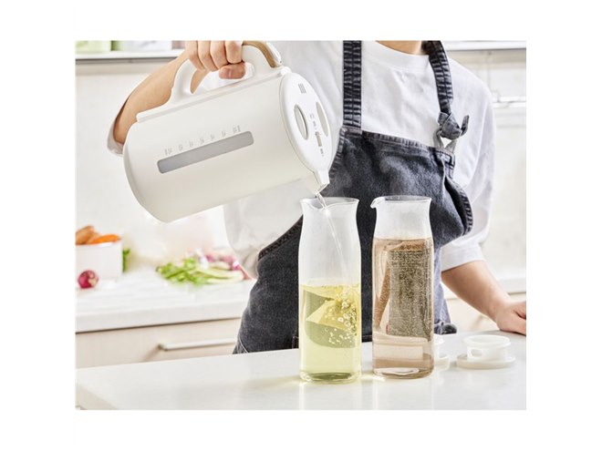 theredthread　セット　ホワイト ドウシシャ、一度に2Lの湯を沸かせる「大容量電気ケトル EKX-121