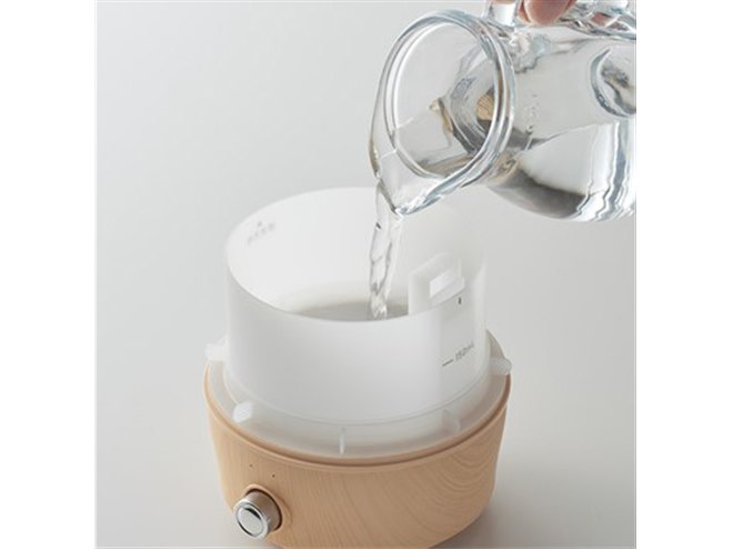 ラドンナ、単体でも使えるライト機能付きの充電式アロマディフューザー