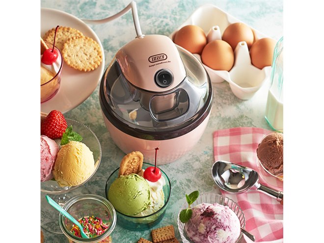 食材を入れスイッチを押すだけで自家製アイスが作れる「Toffy アイス