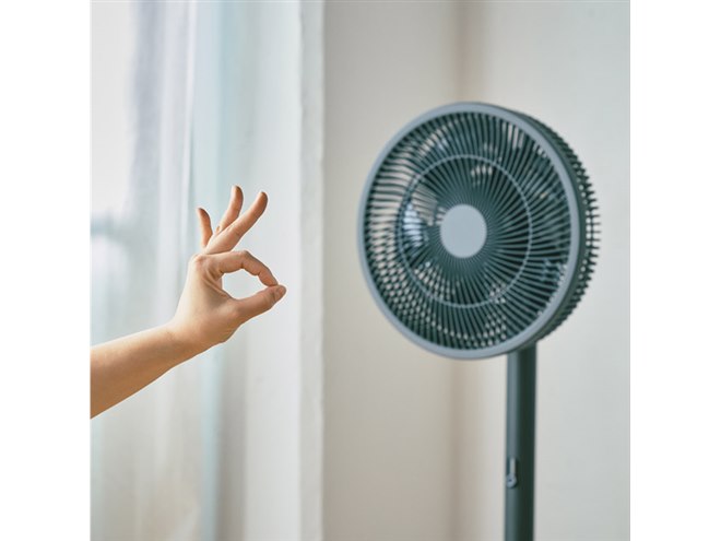 シロカ、「まる・ちょき・ぱー」で操作できる扇風機「めくばり