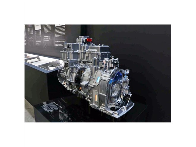 マツダがロータリーエンジンを搭載した「MX-30 e-SKYACTIV R-EV」を
