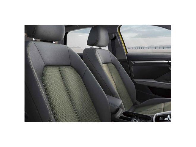 アウディA3」にイエロー内装が目を引く限定車 - 価格.com