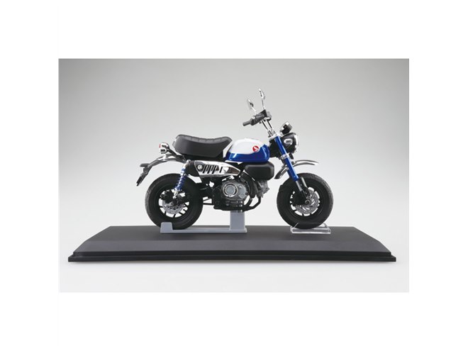 1/12スケールのホンダ「Monkey125」がパールネビュラレッドなど3色で