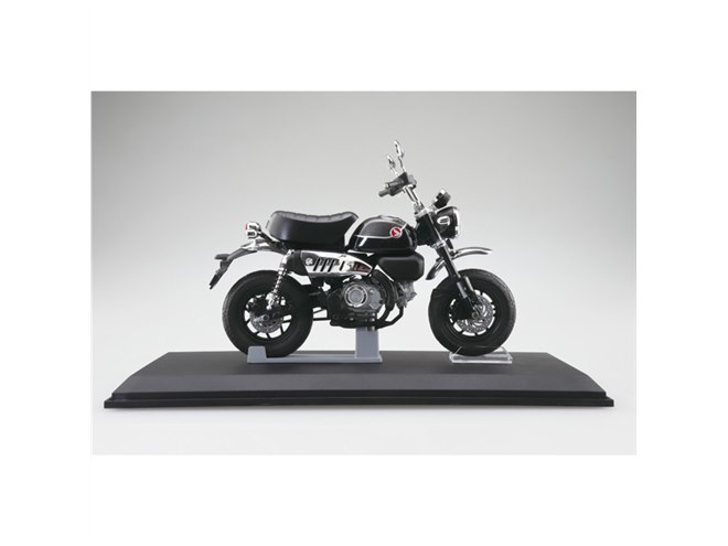 1/12スケールのホンダ「Monkey125」がパールネビュラレッドなど3色で