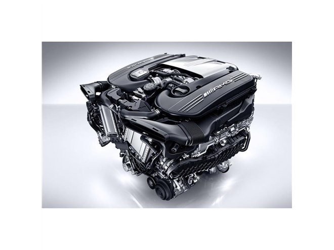 最高出力585PSを誇る「メルセデスAMG SL63 4MATIC＋」と「SL43」の改良 